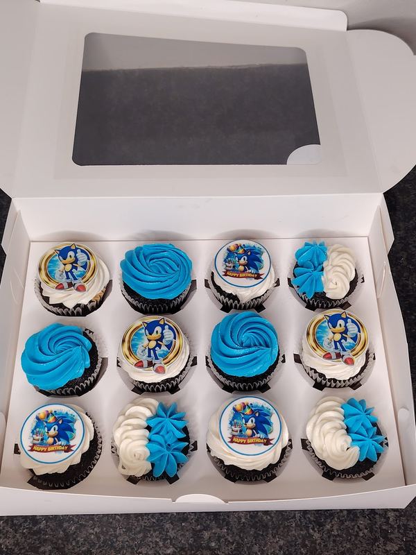 Blue and white Sonic the Hedgehog themed cupcakes